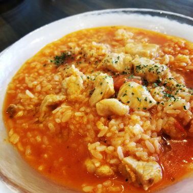 ポークとトマトのスパイシーリゾット モーロ風